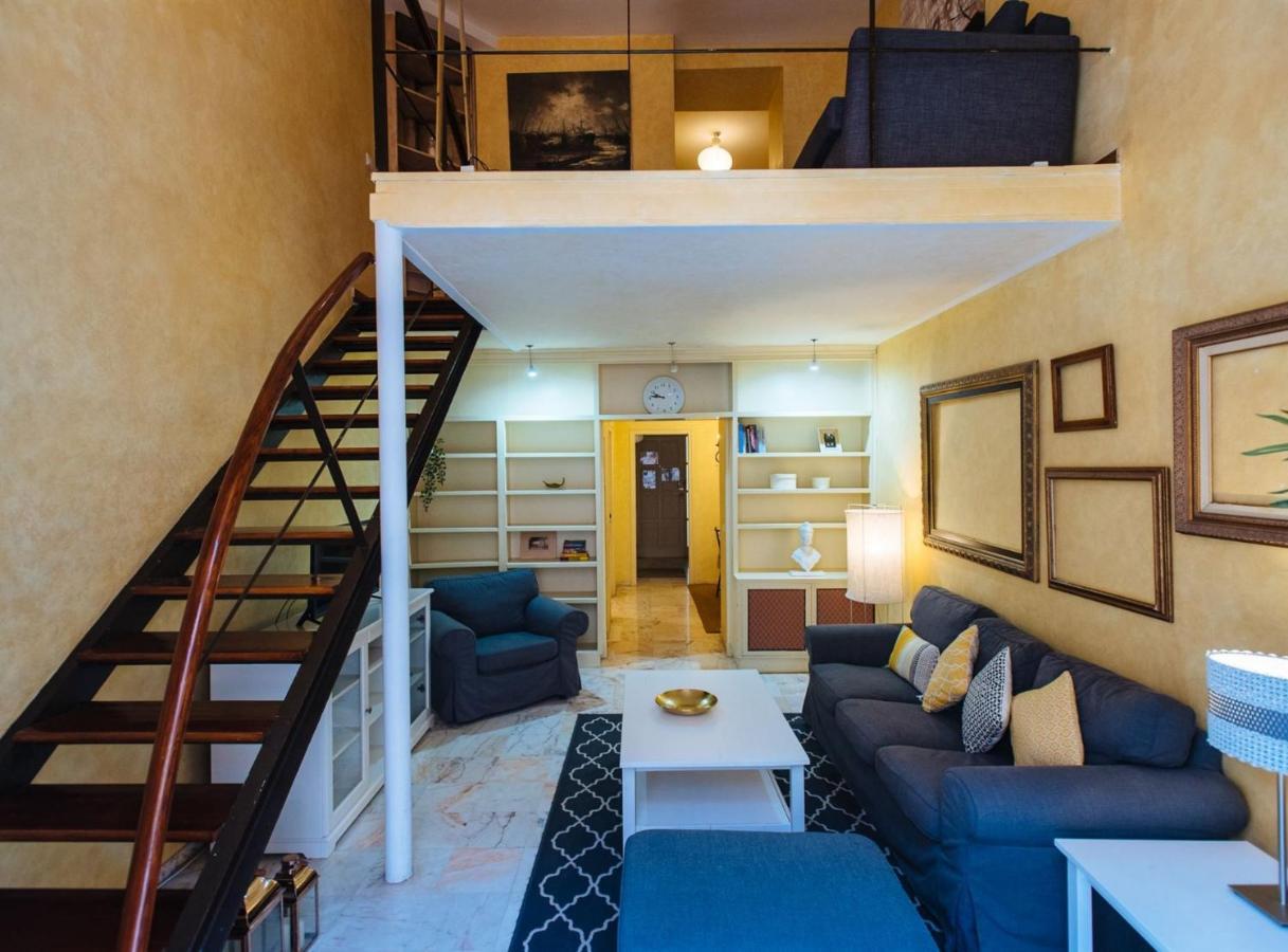 Pajaritos Suite Apartment - Private Parking Included セビリア エクステリア 写真