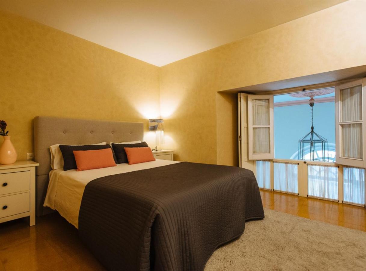 Pajaritos Suite Apartment - Private Parking Included セビリア エクステリア 写真